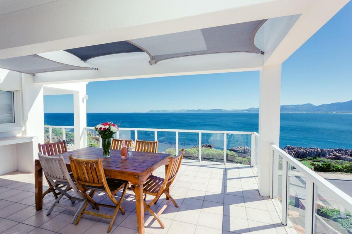 49 On Cliff Hotel Gansbaai Exterior foto