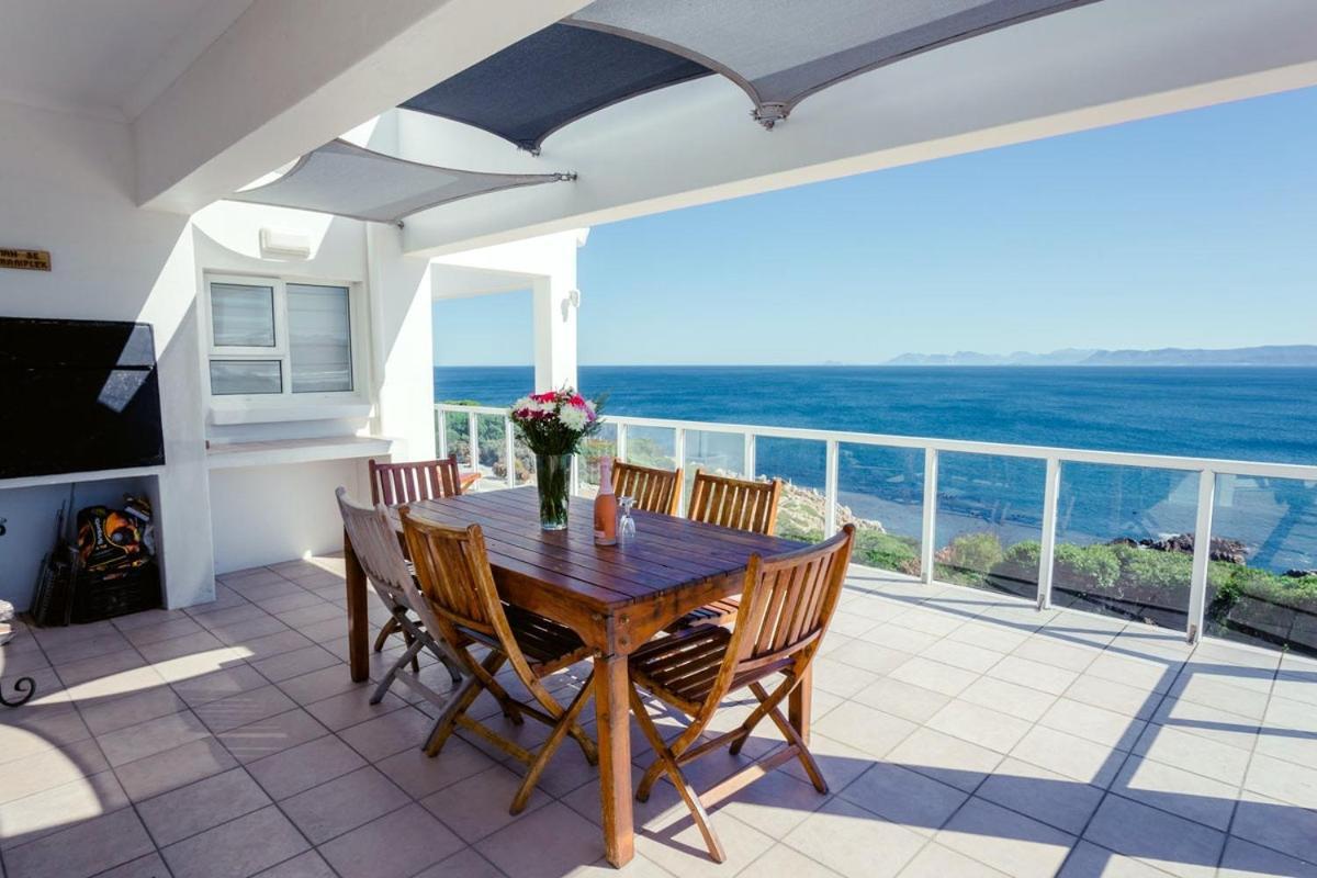 49 On Cliff Hotel Gansbaai Exterior foto