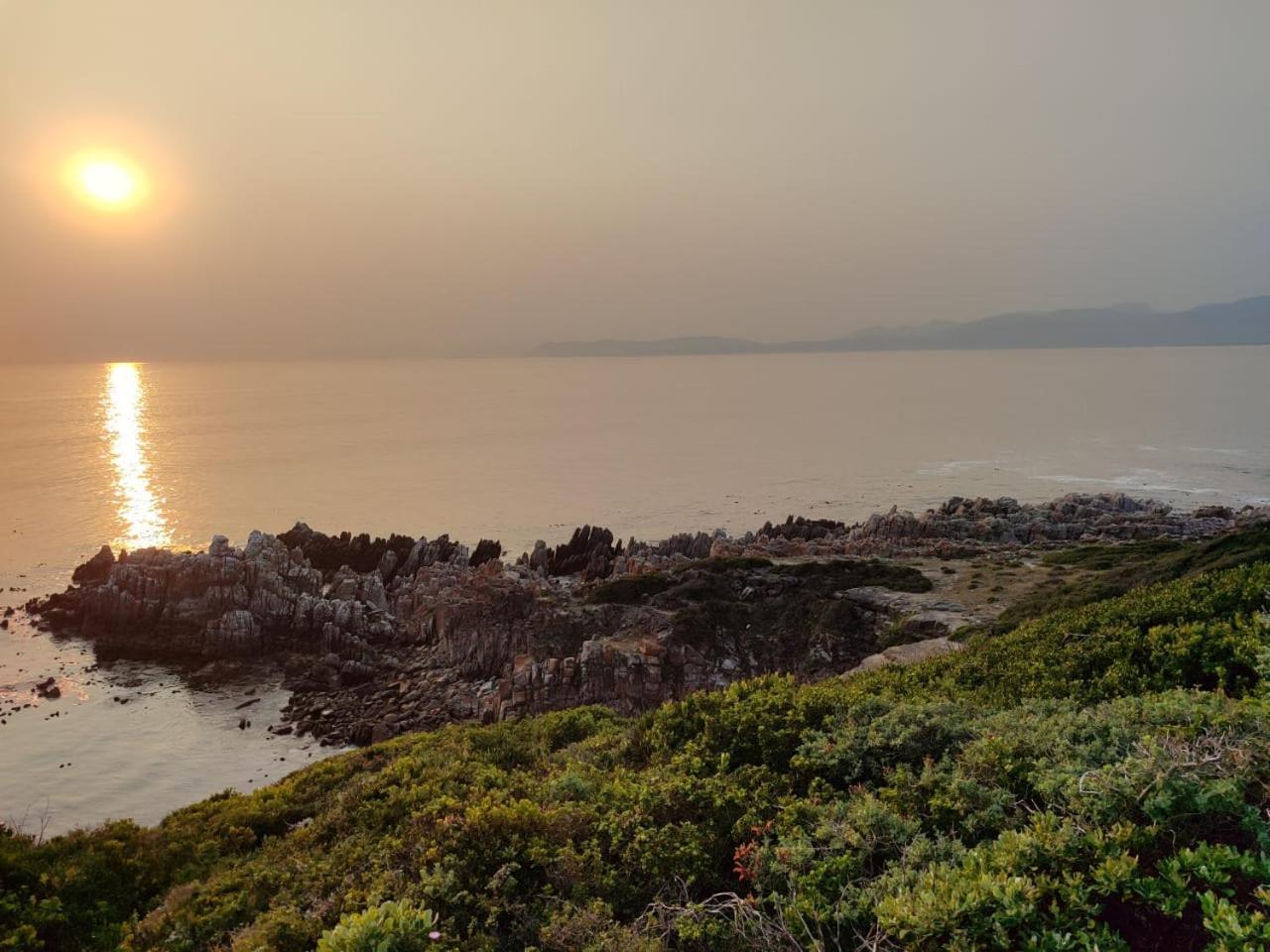 49 On Cliff Hotel Gansbaai Exterior foto
